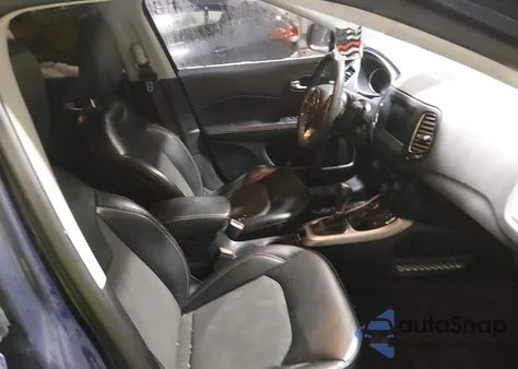 2019 Jeep Compass Latitude 4X4 z USA, uszkodzony, nr VIN 3C4NJDBBXKT839474